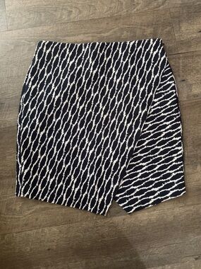 LOFT Navy & White super flattering Asymmetrical Wrap Skirt with slit